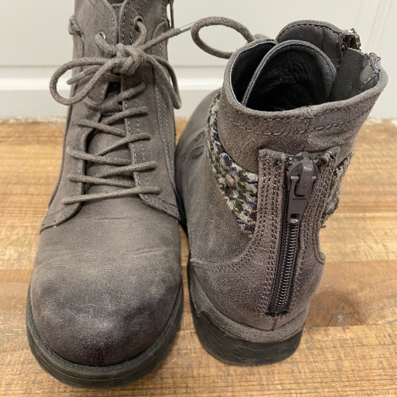 White Mountain grey ankle boots size 6.5. - Picture 3 of 7